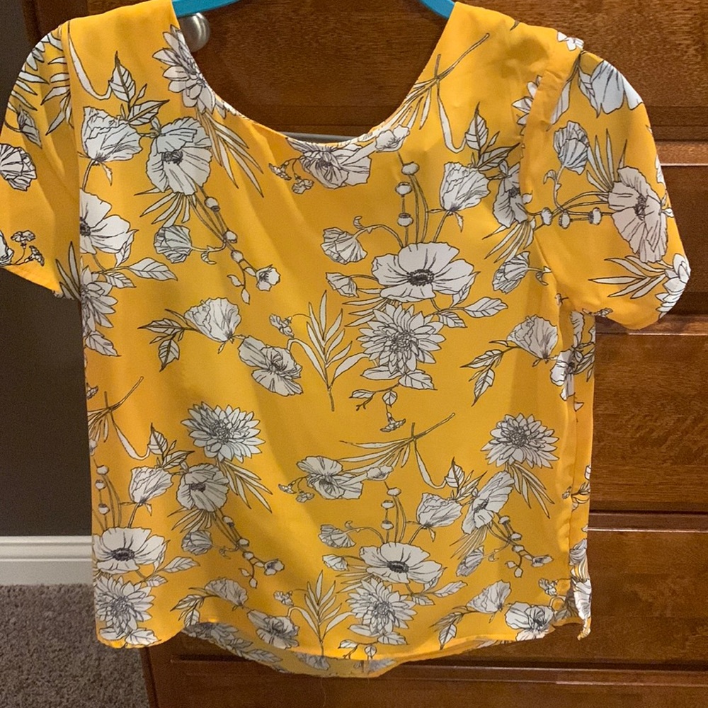 Womens small short sleeve blouse